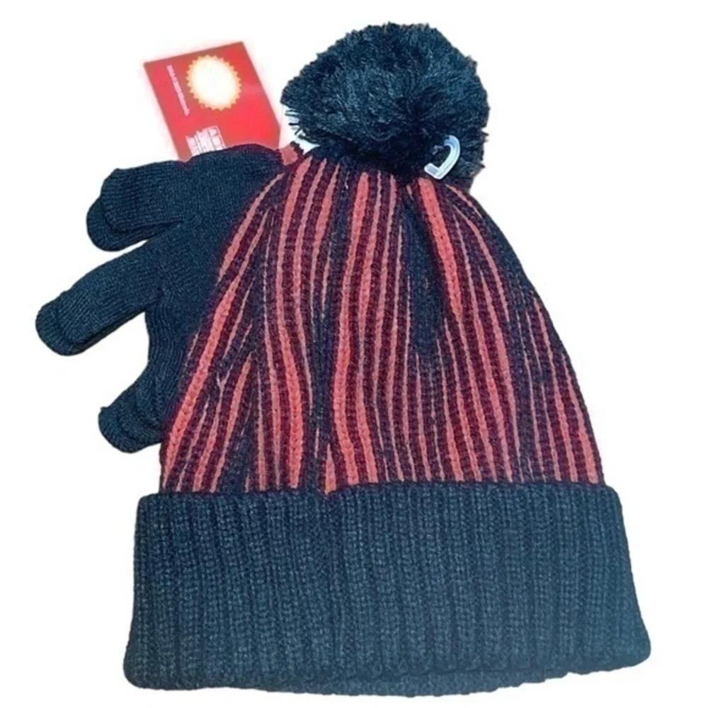 Official Nintendo Super Mario Hat and Glove Set - Black and Red